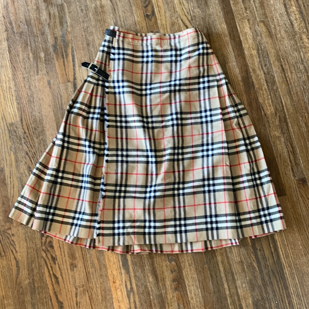 vintage Burberry skirt.